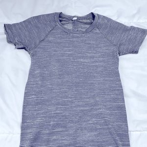 Lululemon fitted tech tee